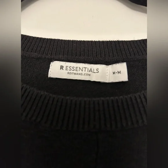Long-Sleeve Pullover - R Essentials - Picture 2 of 7